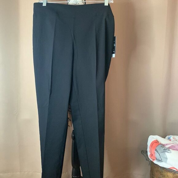 Ways to 16 5/8 inches. Inseam is 26 1/2 9/1 - Picture 1 of 6